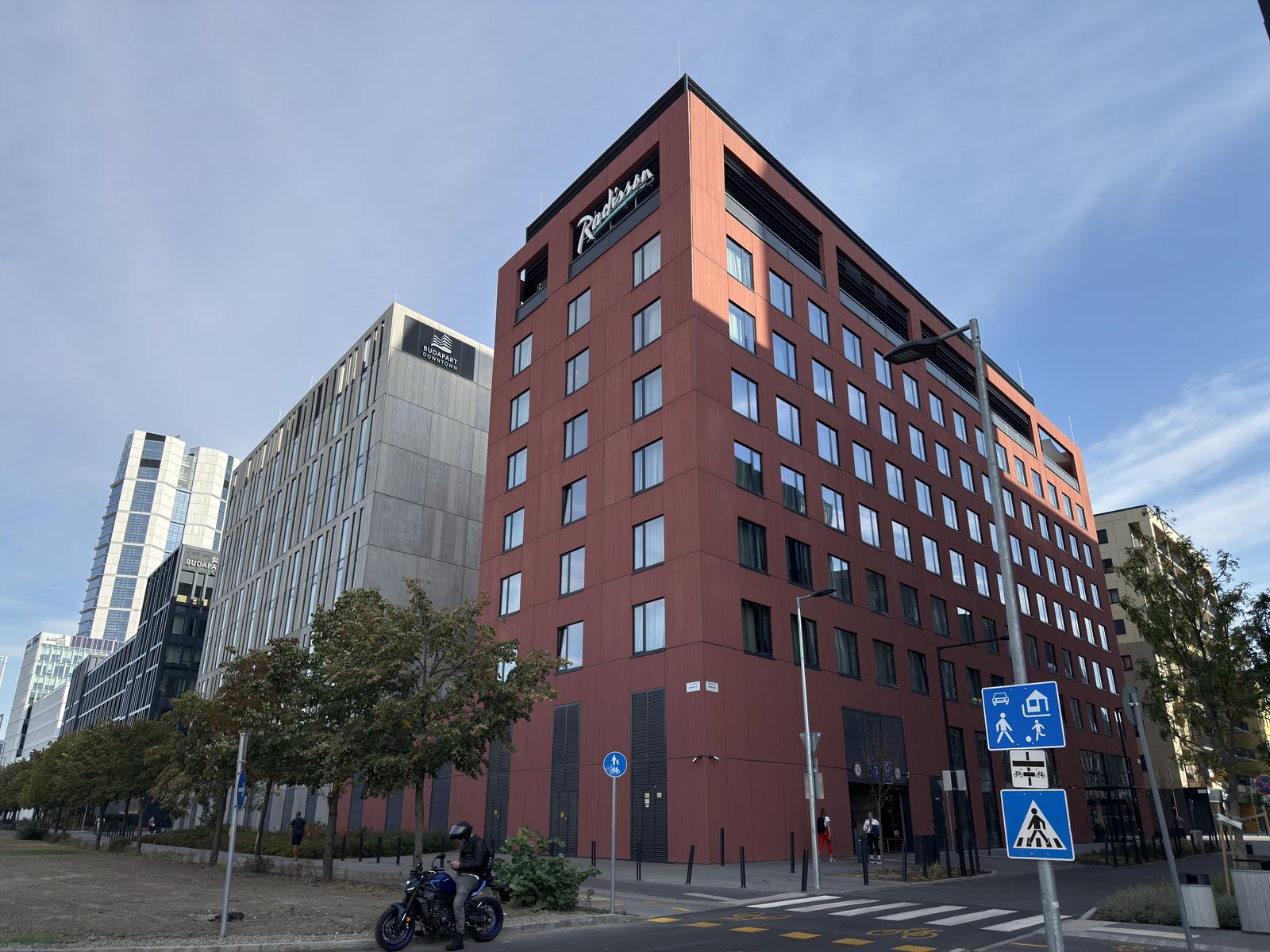 Budapart BOG Irodaház és Radisson Hotel